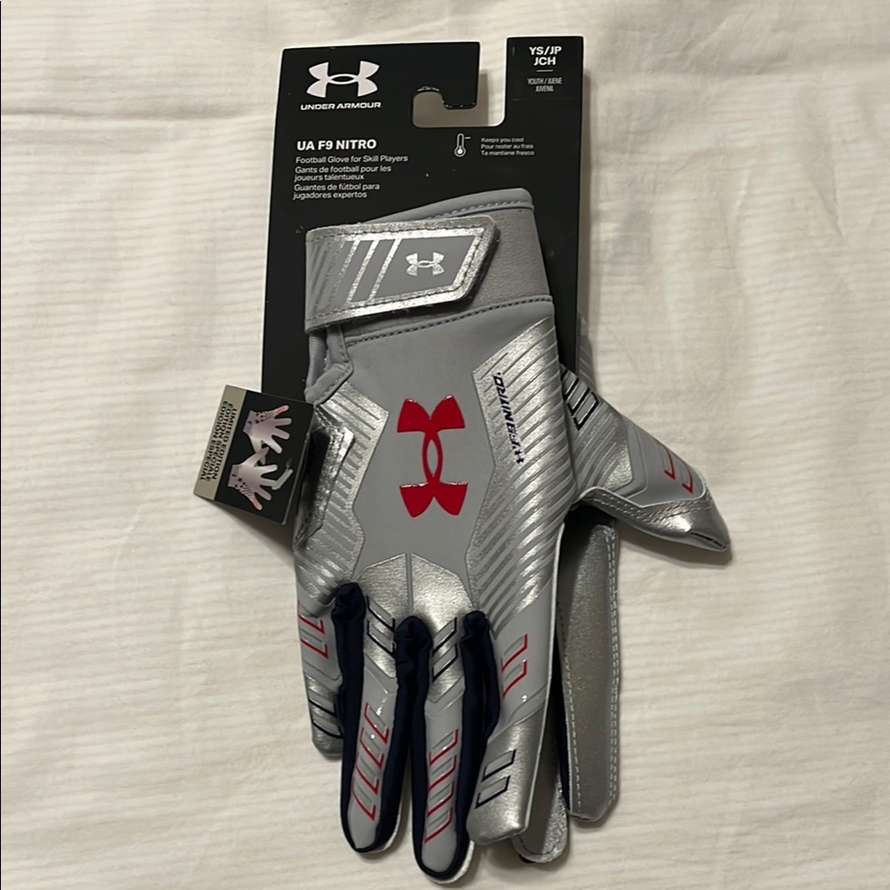 NWT Limited Edition  Under Armour F9 Nitro Silver Gloves